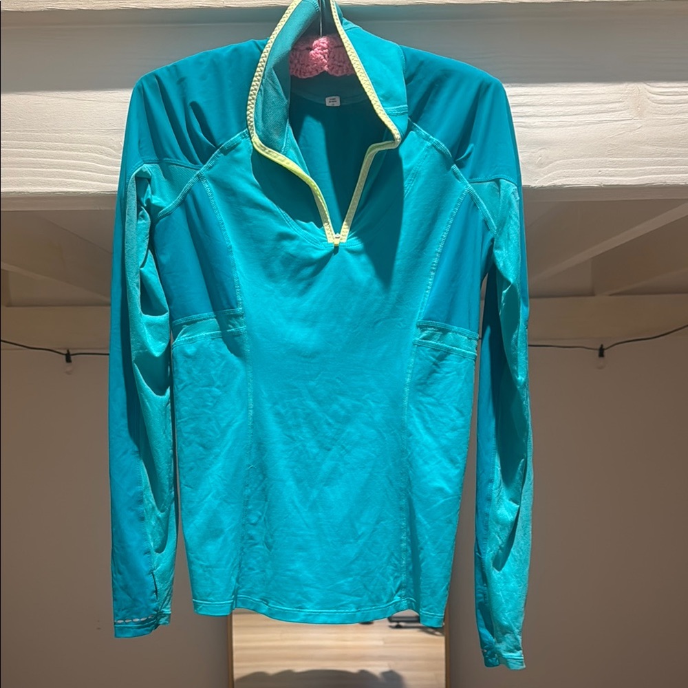 Lululemon Teal Long Sleeve Pullover w/ Neon Trim Sz6